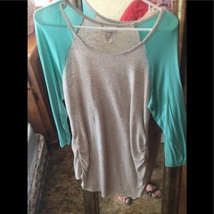 Quarter sleeve teal shirt